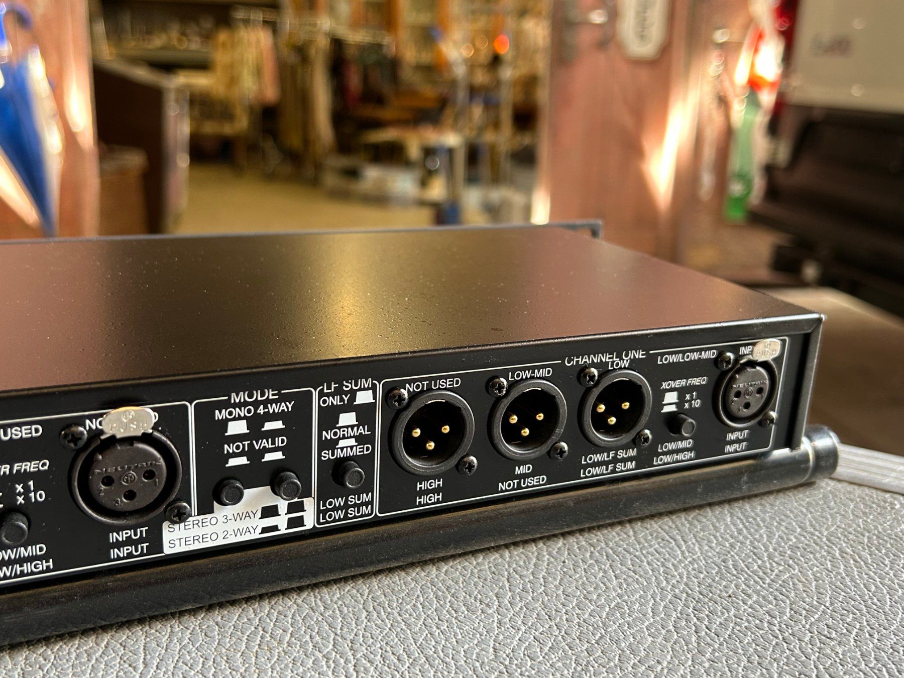 Equalizzatori: DBX 234XL Frequenzweiche – Usato da Sugiez venduto da brockicenter 7