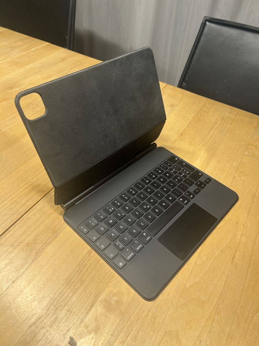 Apple Tastiere: Apple Magic Keyboard für Ipad Pro M2 11 – Usato da Messen venduto da fae_6tng