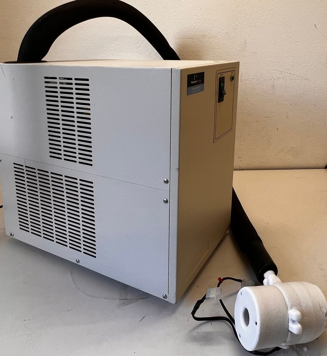 Tutte le macchine: PerkinElmer Intracooler 2 Immersion Cooler / Chiller – Usato da Niederdorf venduto da LeptonAG_Labor