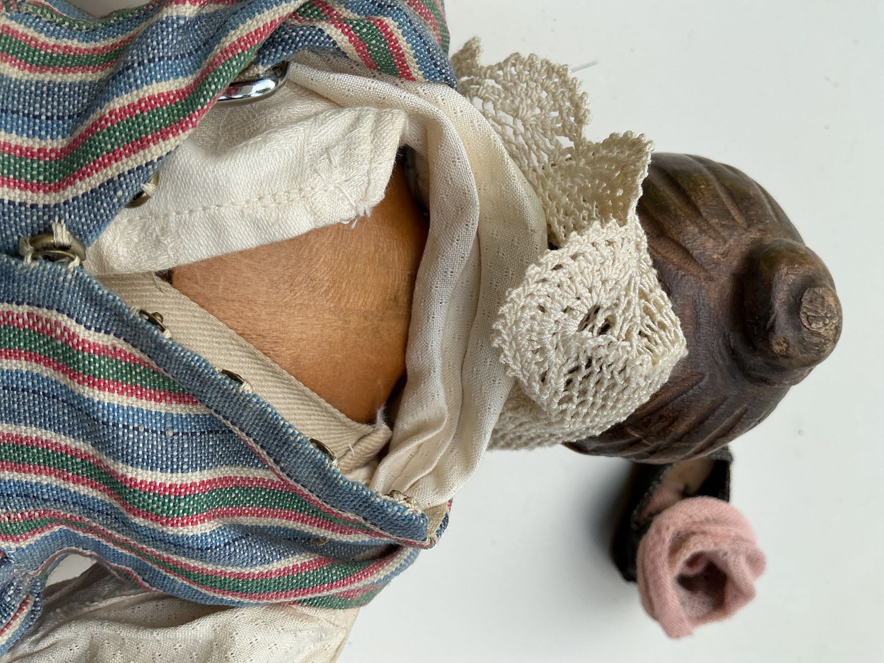 Bambole: Antike Holzpuppe (Brienz?) – Usato da Bern venduto da vielerart 5