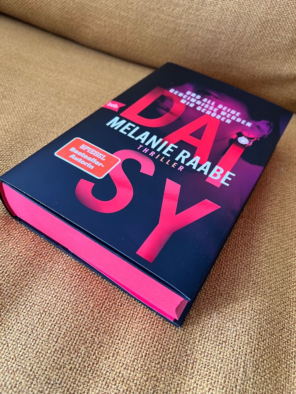 Bücher: Buch - Daisy - Melanie Raabe - roman – Neu (gemäss Beschreibung) aus Effretikon von YaMn 2