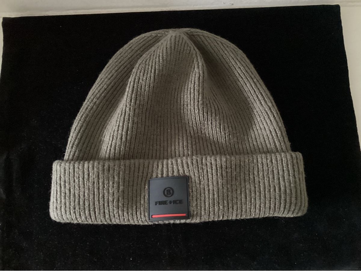 Bogner Hüte, Mützen & Caps: Bogner, Strickmütze  – Gebraucht aus Salenstein von Esprit57