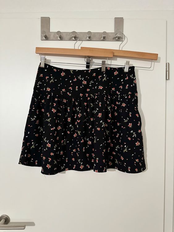 Jupe Longue Noire à Fleurs Isle Collection – Femme – Taille 16 – Midi