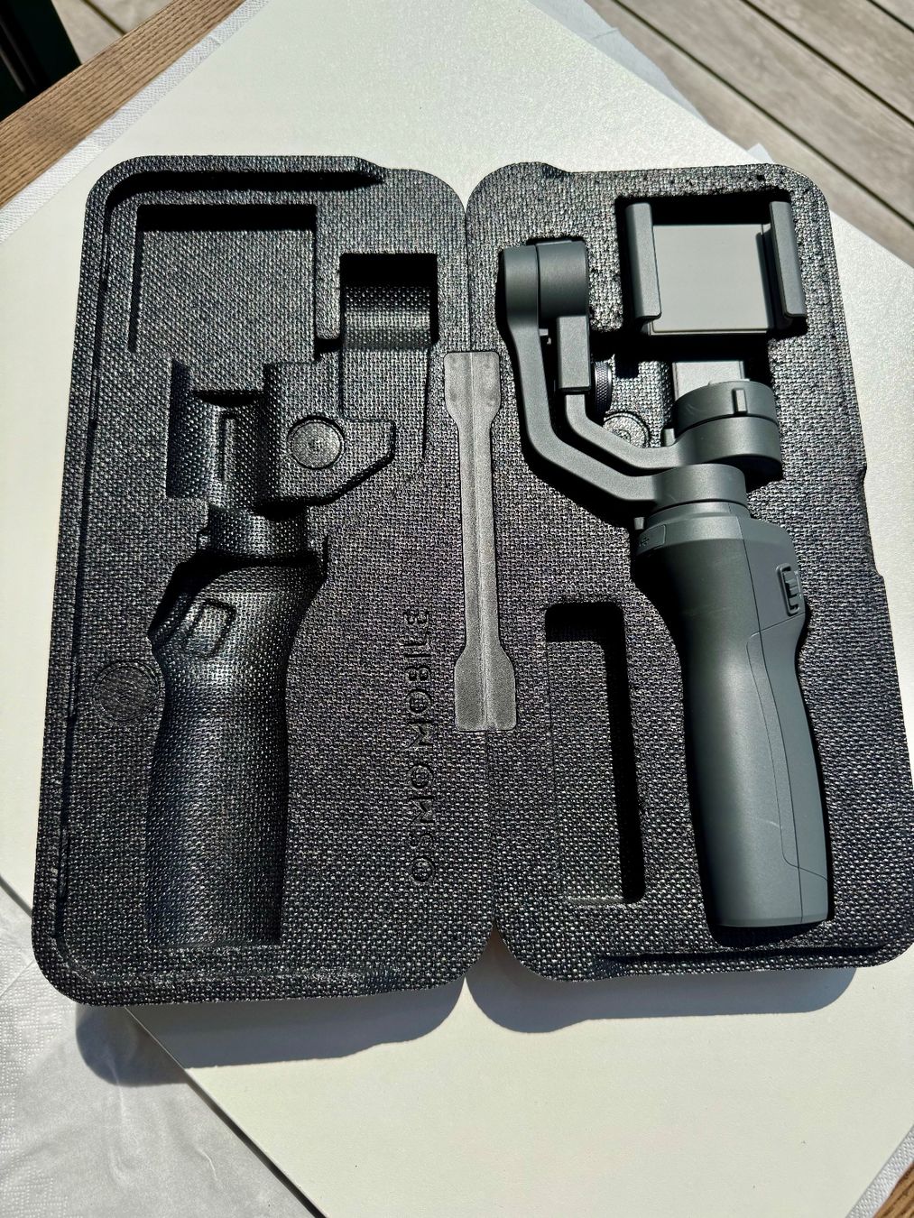 Halterungen: DJI Osmo Mobile 2 Smartphone-Gimbal mit Etui – Gebraucht aus Schwyz von dgxspark