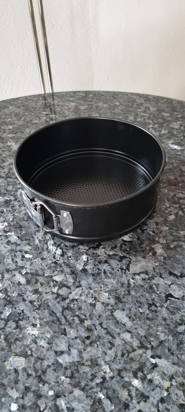 Moules à gâteaux: Backform Springform Kuchenform, schwarz, neu! – Neuf (Voir description) à egliswil par Maggy6