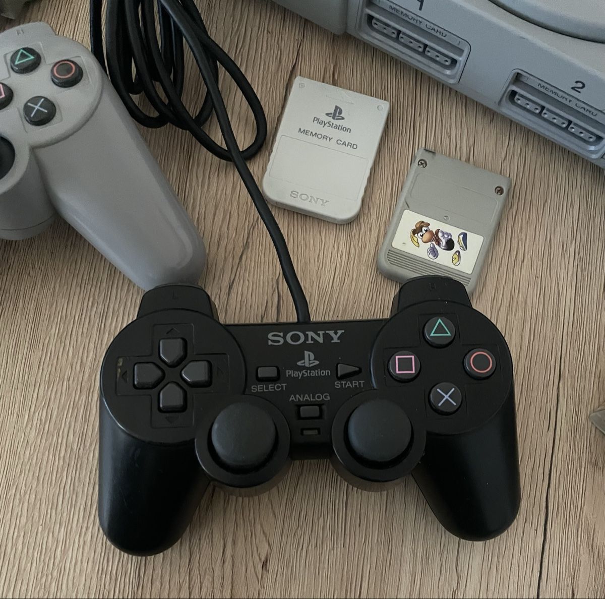 Sony Console: SONY PLAYSTATION 1 mit SPIELE – Usato da Plons venduto da wartauchris 3