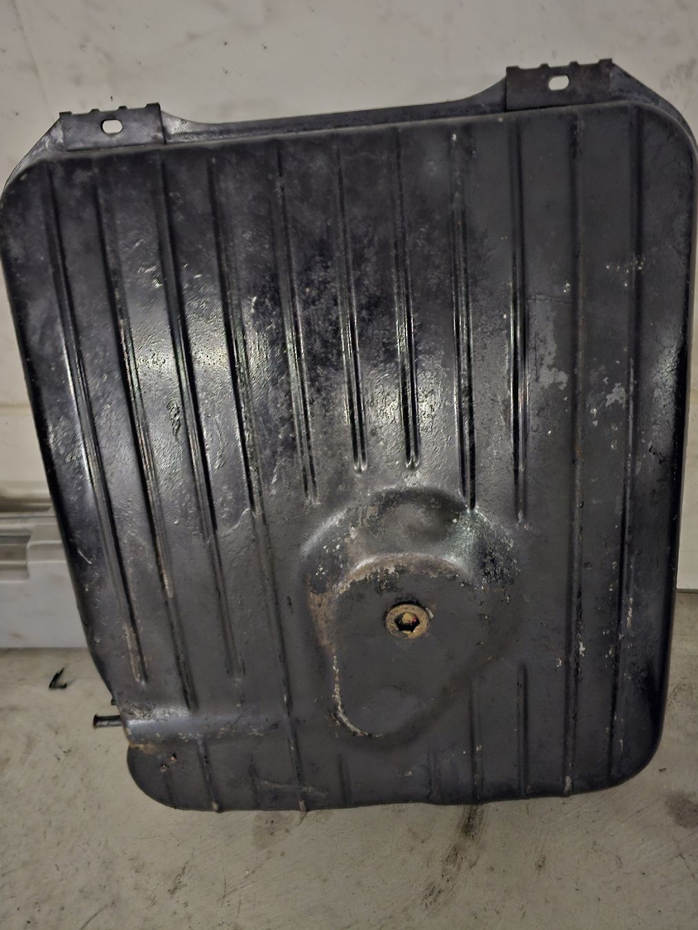 Mercedes-Benz Tutti pezzi di ricambio auto: Gebrauchter Tank Oldtimer Auto Motorrad Ersatzteile Occasion – Usato da Aarau Rohr venduto da fmm_tuga 1