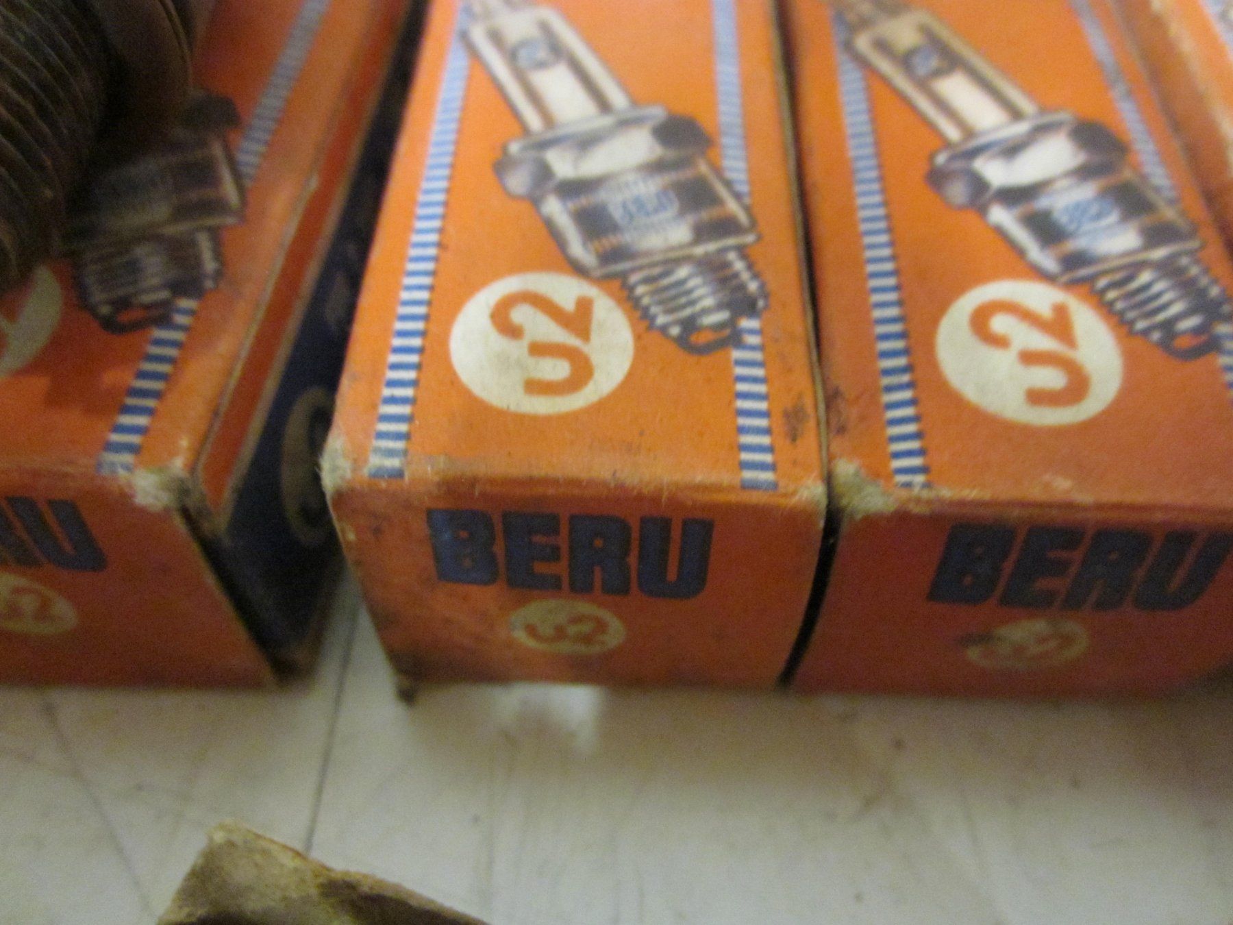 Tutti pezzi di ricambio auto: Antik Sparkplug Bougie Lodge Beru Vintage Auto Oldtimer – Usato da Grand-lancy venduto da kohler333 5