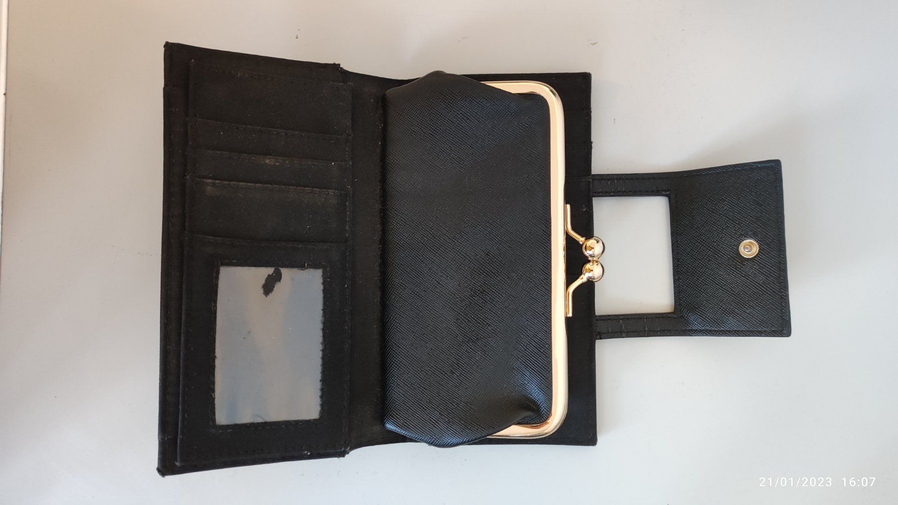 Portamonete: Black purse – Usato da Zug venduto da LindaManga 1