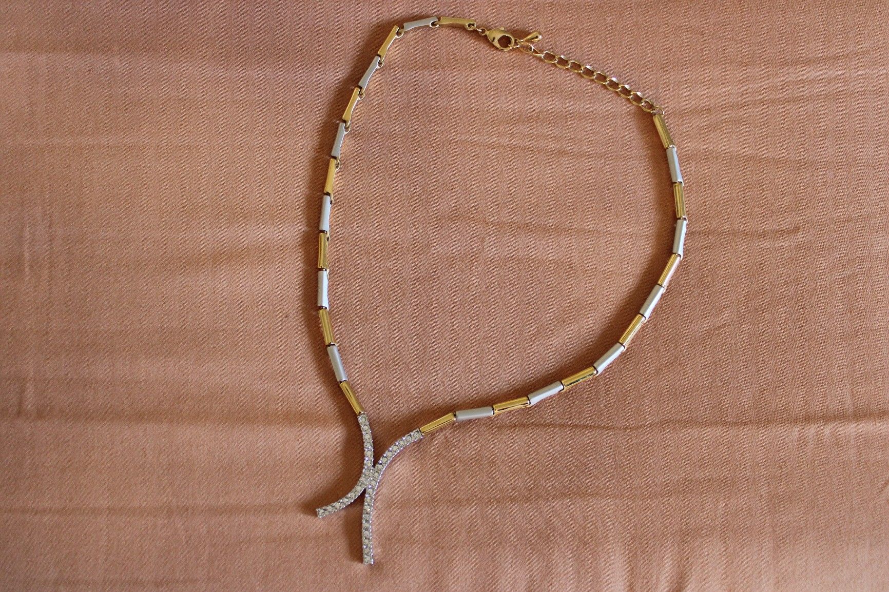 Catenine: Two toned Necklace, with Swarovski Crystals – Nuovo (secondo la descrizione) da Zürich venduto da nir_n9jc