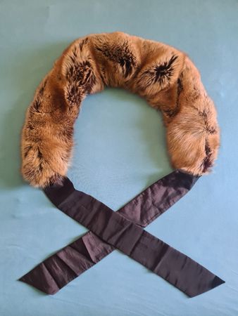 Elegante INOCHI Pelzkragen/Pelzstola (Fuchs) mit Seidenband
