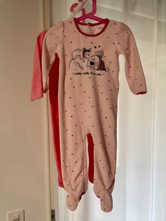 2 warme Pyjamas / Grösse 86cm