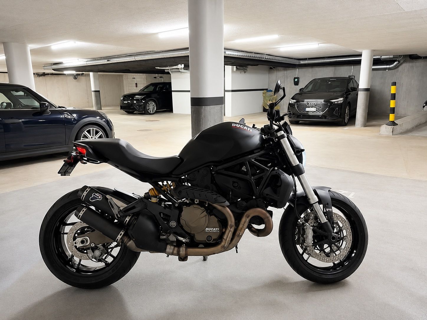 Ducati Strada: Ducati Monster 821 – Usato da Kilchberg ZH venduto da and_d6s2 1