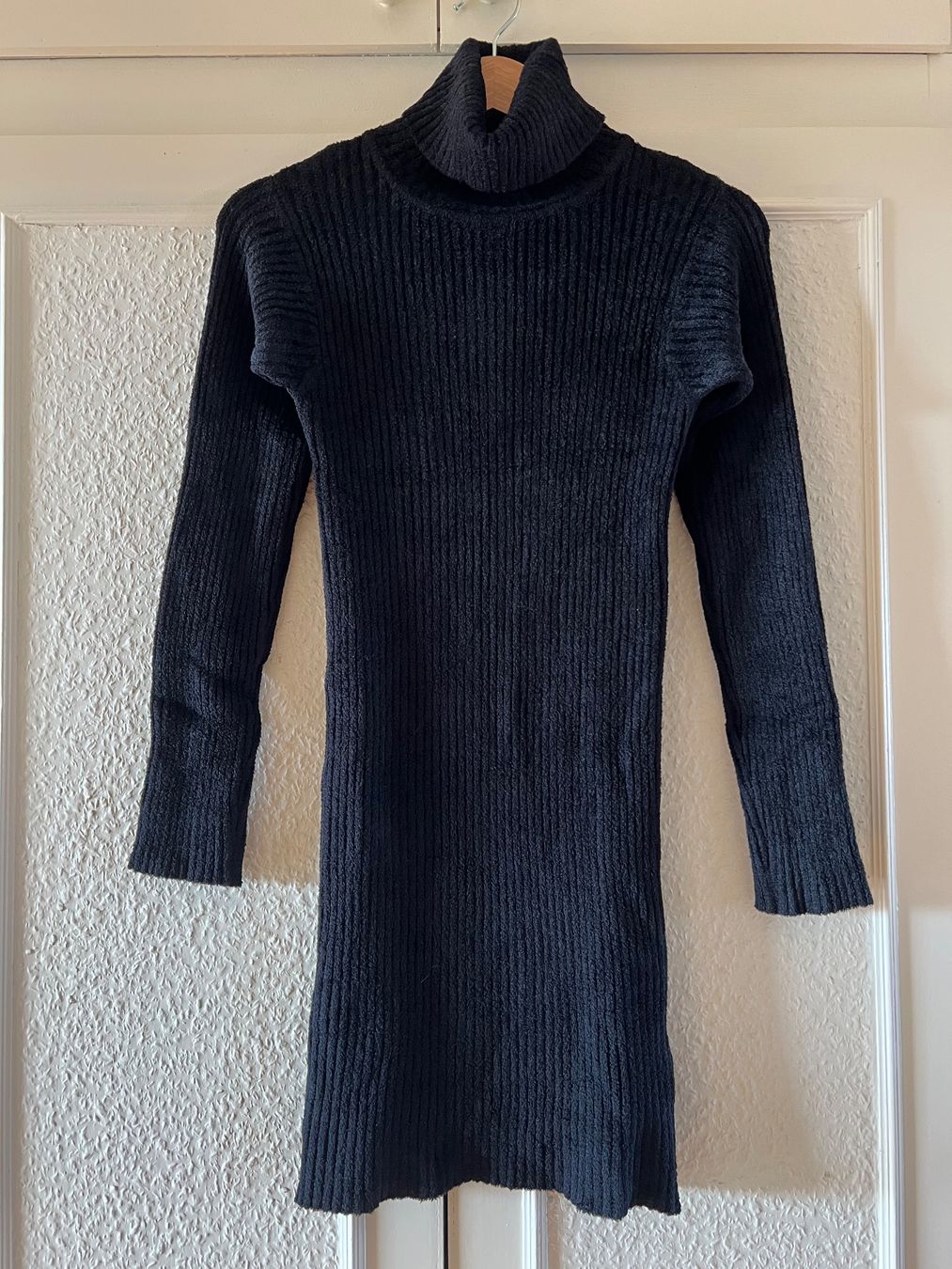 Iro Vestiti: Robe pull noire IRO col roulé, taille S – Usato da Genève venduto da alfalfa 1