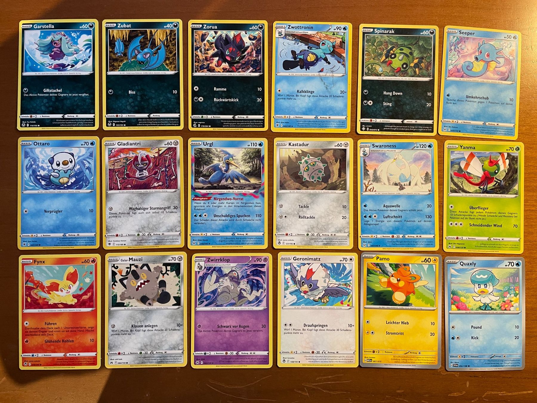 Pokémon Carte collezionabili: Pokemon Karten Set (Versand gratis) – Nuovo (secondo la descrizione) da Chur venduto da Angerson