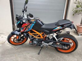 KTM 390 Duke mit Akrapovic Auspuff