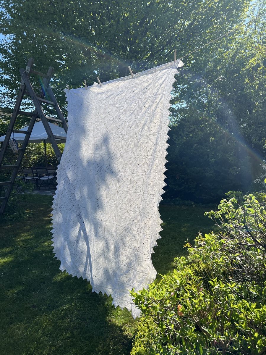 Biancheria da letto: Bettüberwurf 200x150 Häckeldecke – Usato da Sirnach venduto da dasrosahaus 6