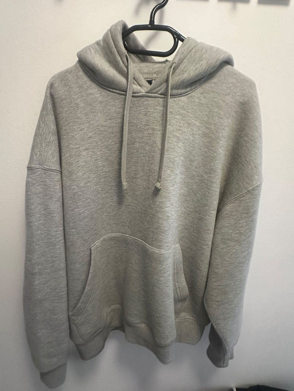 Pullover & Sweatshirts: Kapuzenpullover grau - Gr. M – Gebraucht aus Basel von san_2jbt