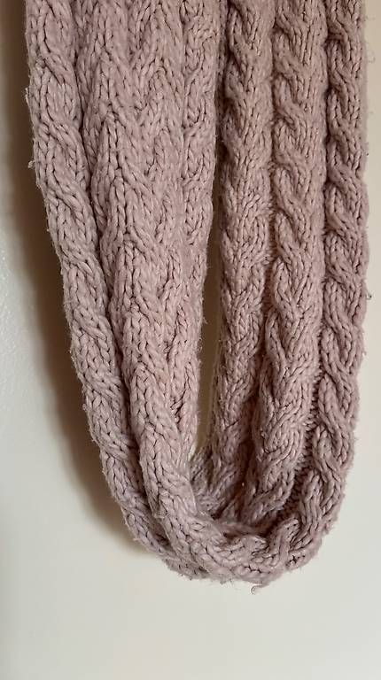 Foulards, Tücher & Schals: Gestrickter Loopschal rosa – Gebraucht aus Baden von Chrisenft