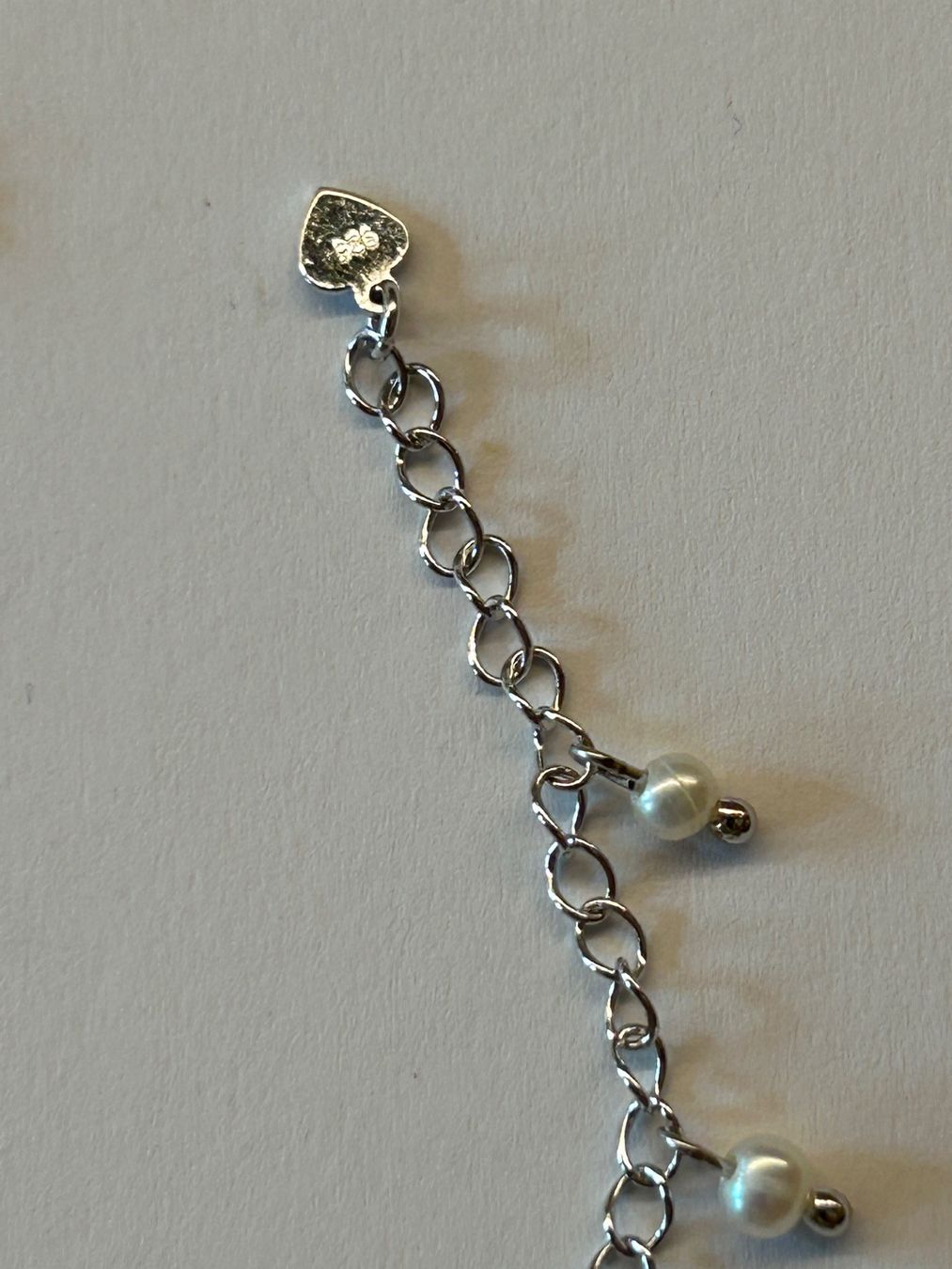 Bracciali & Braccialetti: Armband aus Sterling Silber & Süsswasserperlen – Nuovo e nell'imballaggio originale da Innertkirchen venduto da Glatthard-Interior 2