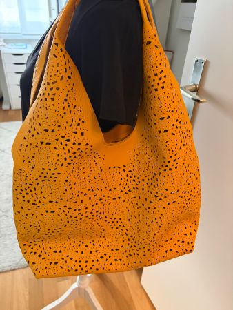 Gelbe Sommerhandtasche, neuwertig und geräumig!