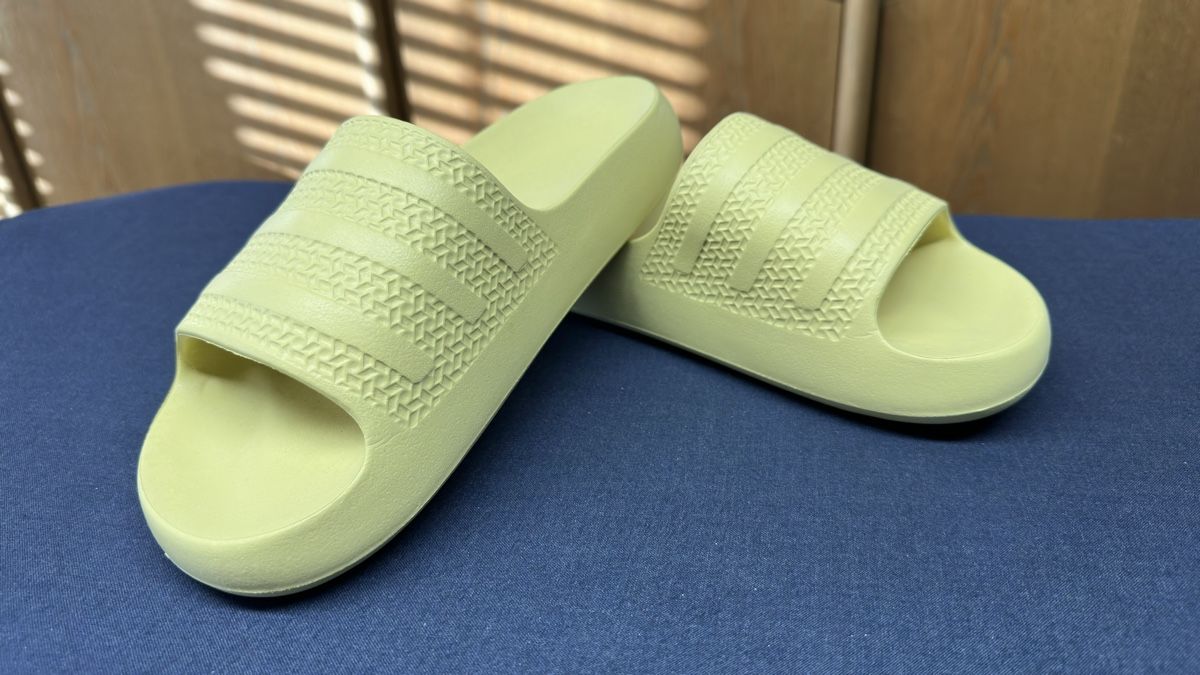 Adidas Herrenschuhe: Adidas Original Adiletten Grösse 41 – Neu (gemäss Beschreibung) aus Mörschwil von sam_man 1