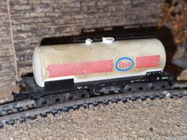 Minitrix Spur N Tankwaggon Esso gealtert - Mängel