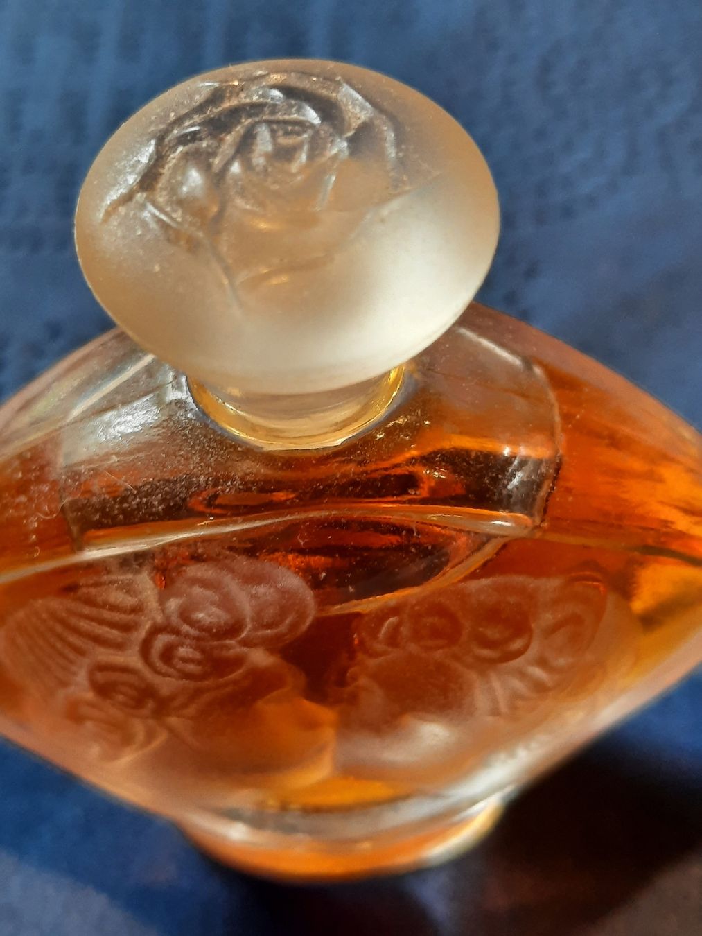 Lalique Profumi & Eau de Toilette: rares Parfummuster  LE BAISER  de LALIQUE – Usato da Busswil BE venduto da balu37 1