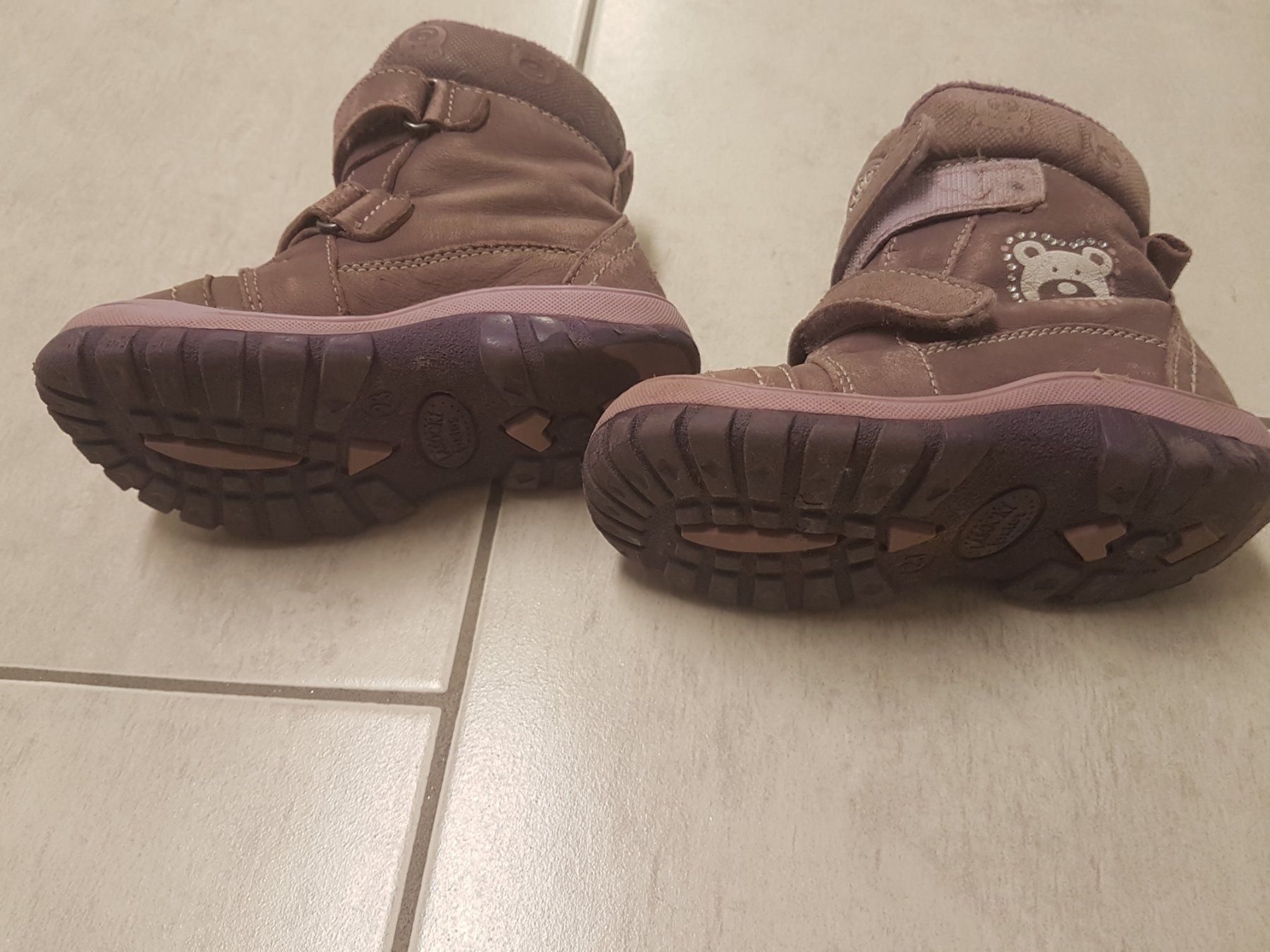 Scarpe per ragazze: 4er-Set: Mädchen-Schuhe und Socken Grösse 23 mit Extra – Usato da Lachen SZ venduto da allesweg78 5