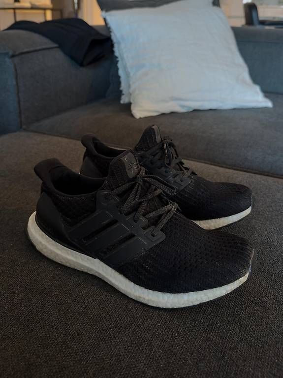 Adidas Scarpe da uomo: Adidas Ultraboost Schwarz  Gr. 42 – Usato da Aarau venduto da Alegua 2