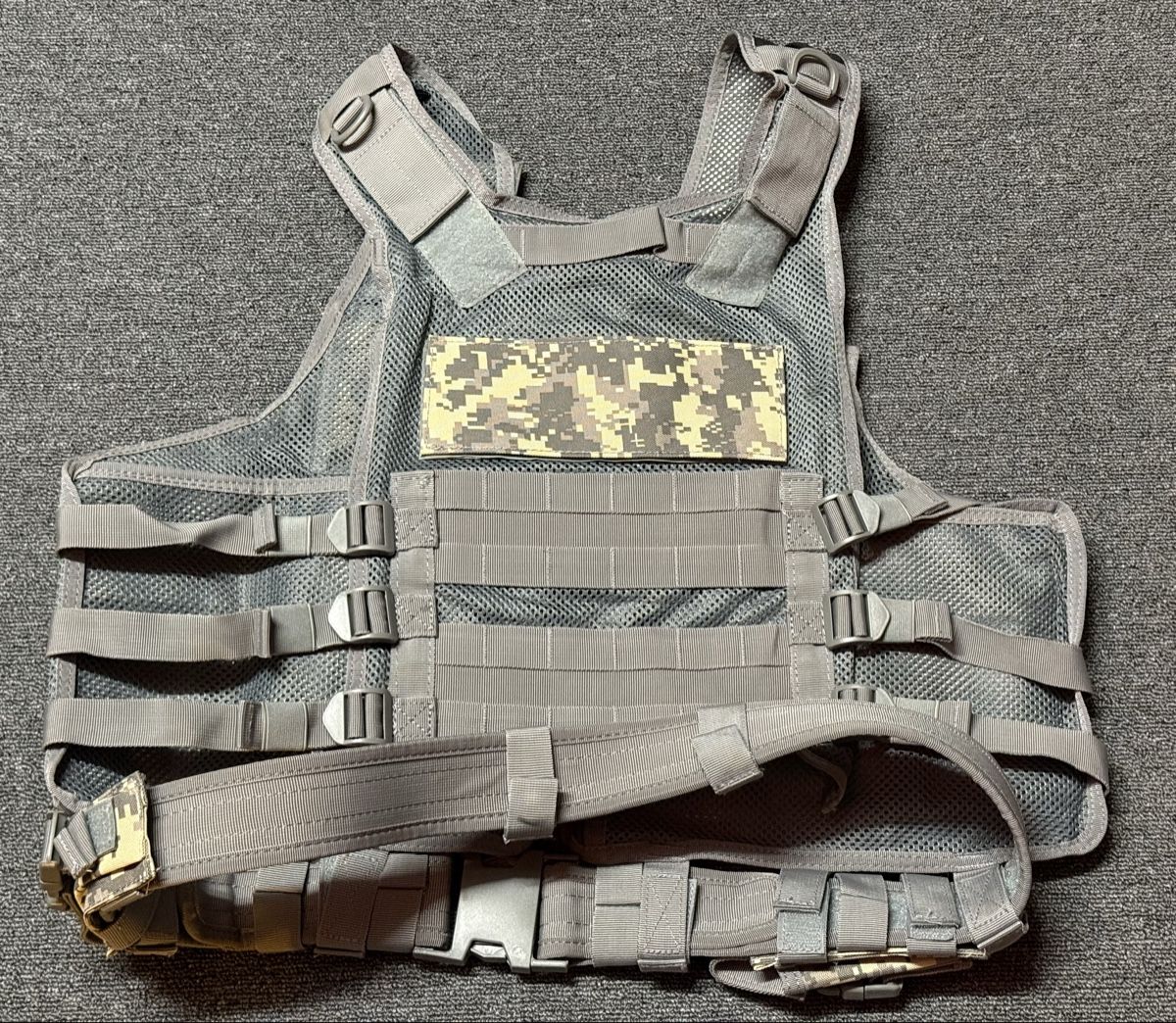 Uniformi: Tactical Einsatzweste Camouflage – Usato da Bauma venduto da Shotgunmann 1