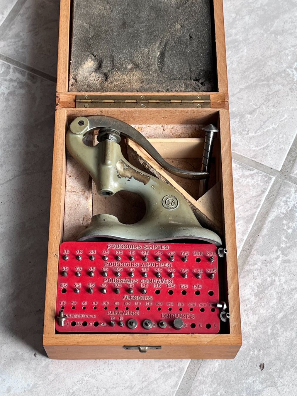 Seitz Tous les outils: Bergeon Seitz Potence / Pressstock – D'occasion à Worblaufen par chronyves