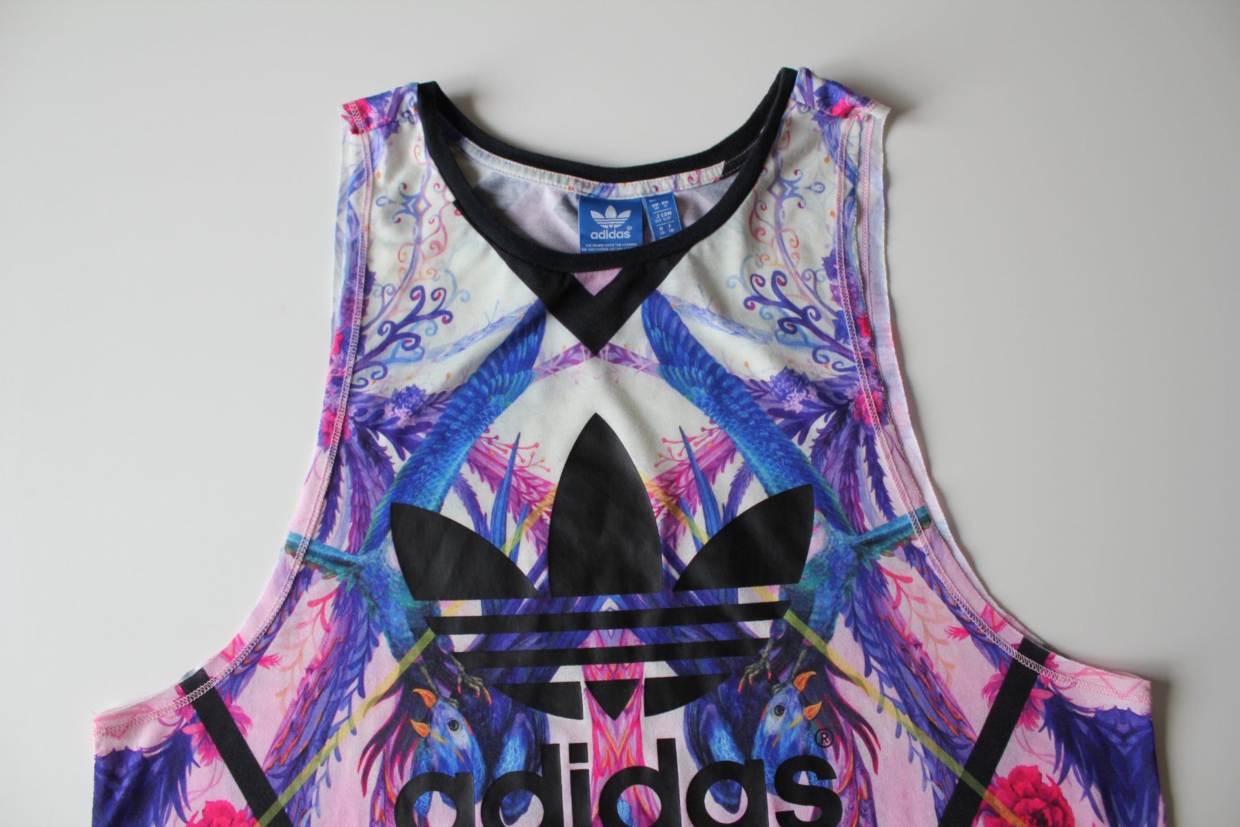 Adidas Top: Débardeur Adidas t. 36 – Usato da Peseux venduto da Gilloss 3