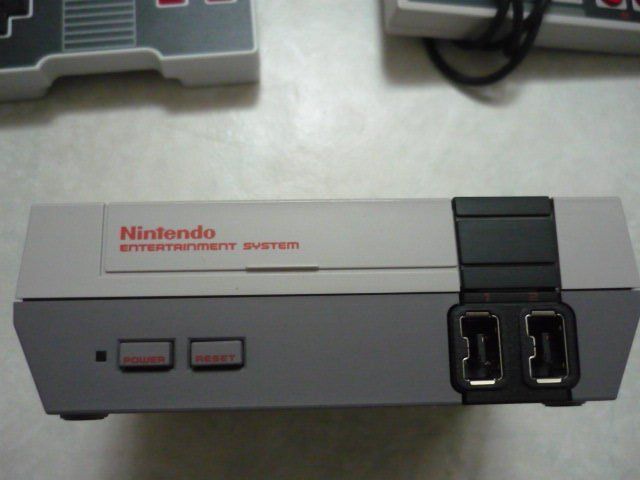 Nintendo Console: Nintendo Entertainment System – Usato da Amriswil venduto da Dodama