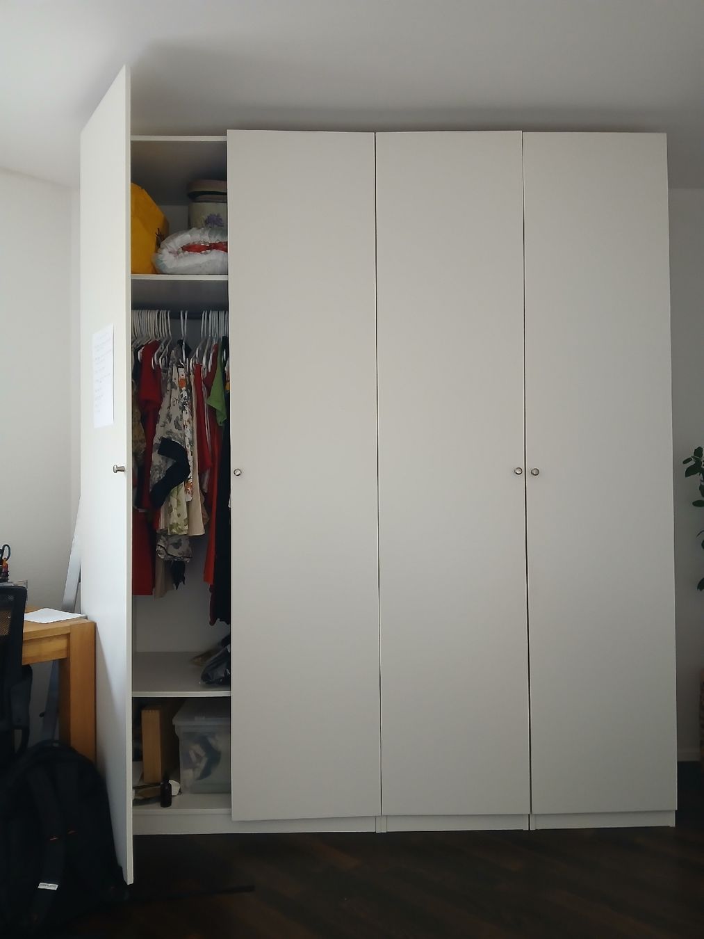 Ikea Armadi: Spacious White IKEA wardrobe 200×235×60 – Usato da Dübendorf venduto da LoRi-2026