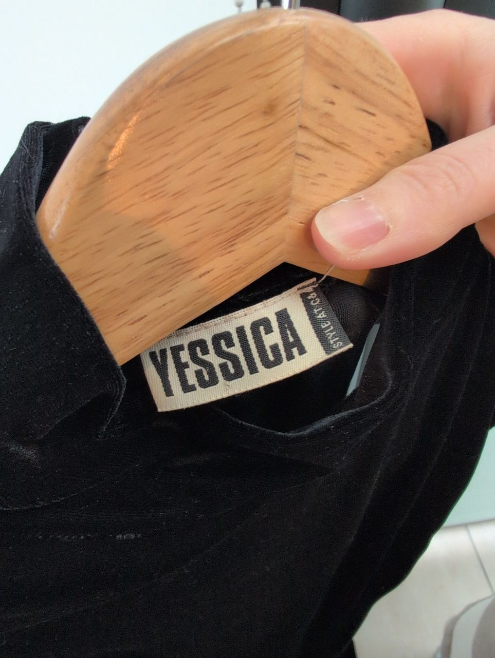 Vestiti: Vintage langes schwarzes Samtkleid von C&A, Grösse S – Usato da Kirchberg BE venduto da lauraflu 4