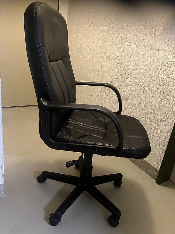 Chaises: Bürostuhl Chefsessel – D'occasion à Eschlikon TG par Urs.knopf 1