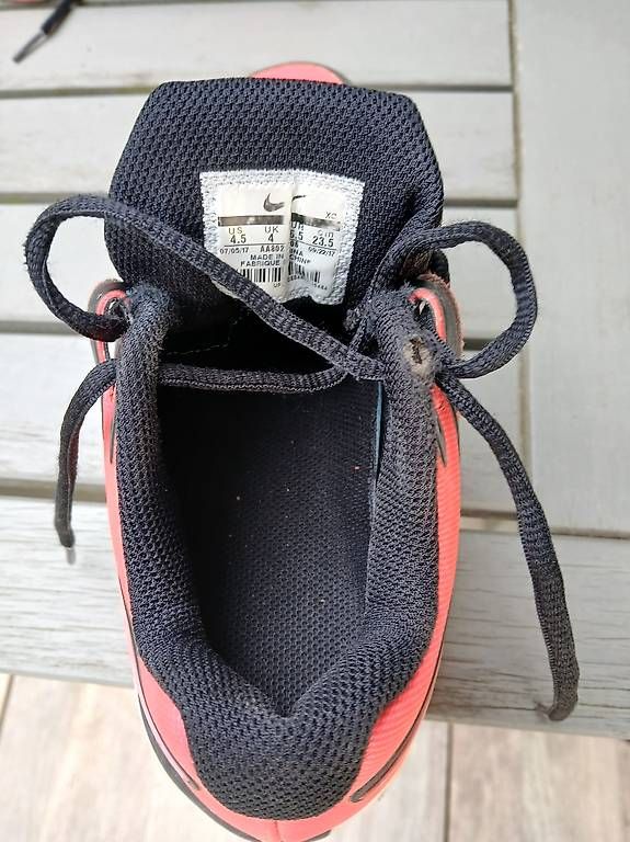 Nike Scarpe per ragazzi: Tennisschuh Kind Gr. 36.5 Nike – Usato da Schiers venduto da Batigol68