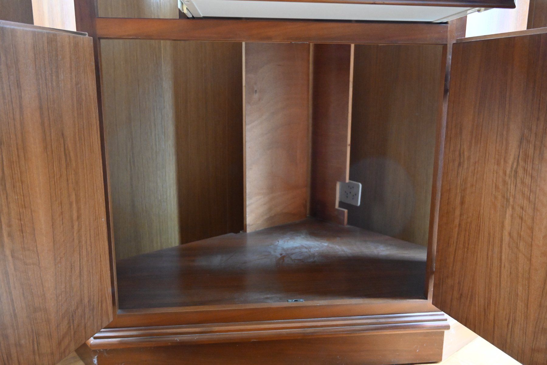 Commodes: Eckkommode – D'occasion à Dietikon par Bhelbling 1