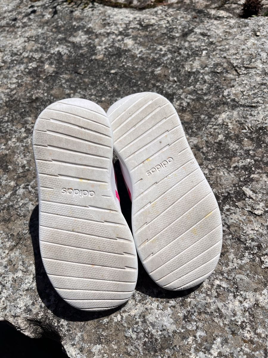 Adidas Schuhe für Mädchen: Sportschuhe Gr. 24 Mädchen – Gebraucht aus Salenstein von gal_npx7 2