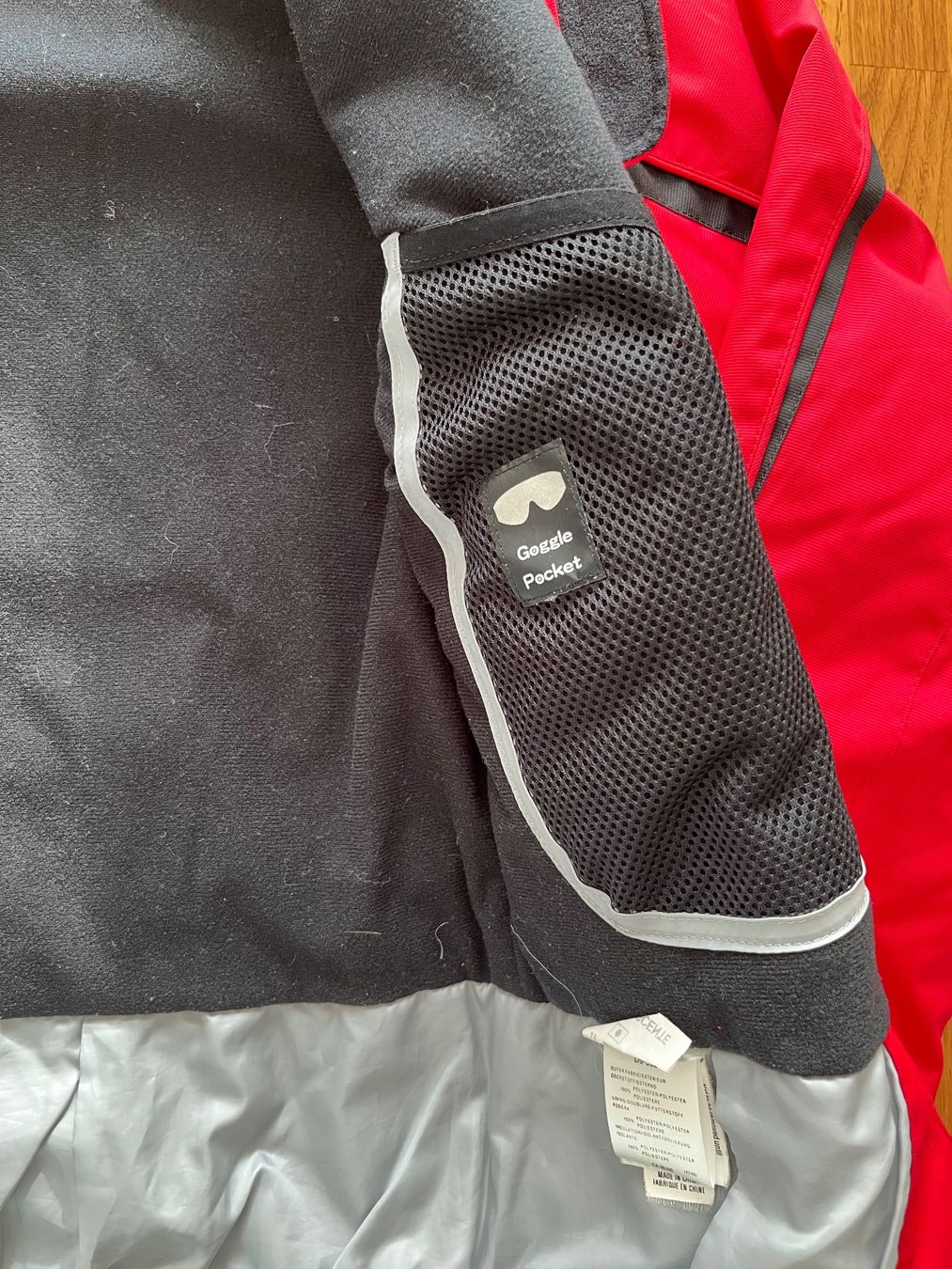 Giacche: Rote Winterjacke von D310, Descente, Gr. 42 – Usato da Basel venduto da Bibi_Basel 2