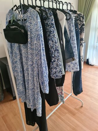 15 Teile Kleider Damen, gr. XS/S, blau weiss schwarz