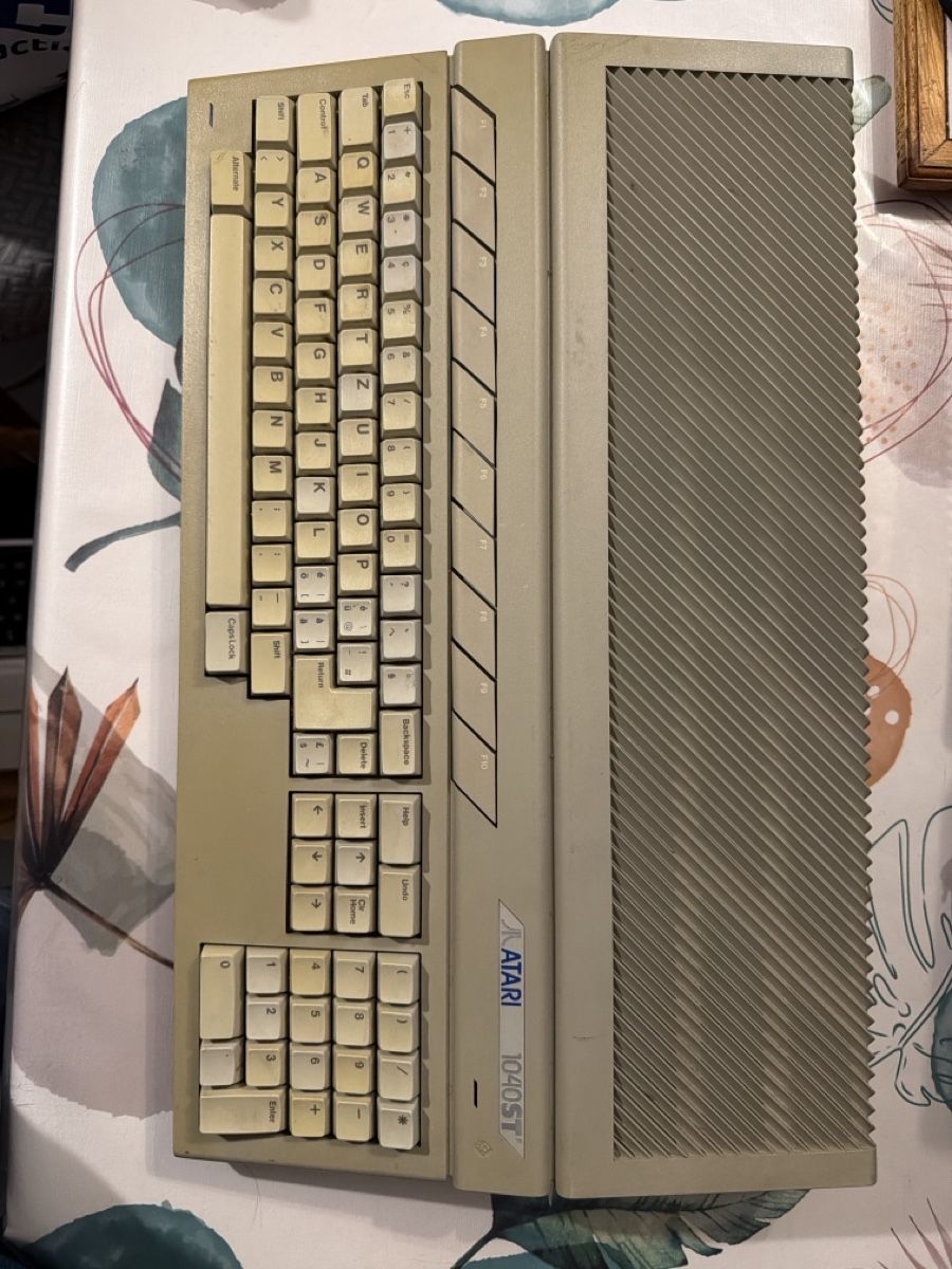 Atari PCs: Atari 1040STf – D'occasion à Martigny par capri2800