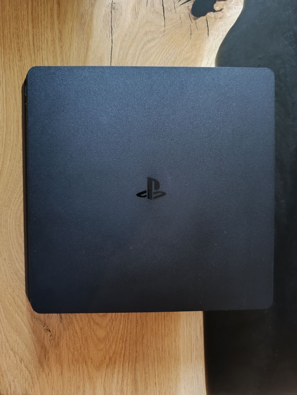 Sony Consoles: PS4 inkl. Controller, Spiele und Headset – D'occasion à Ottikon par PiloniFive 2
