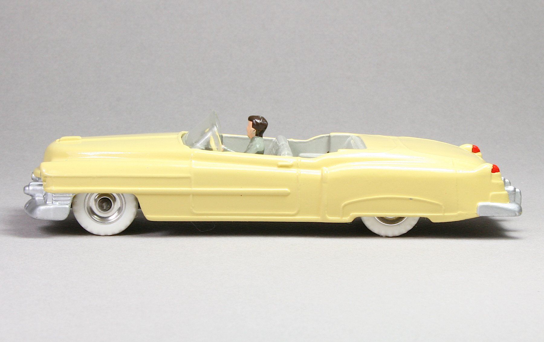 Dinky Toys Modellini d'auto: Dinky Toys 131, Cadillac Eldorado (Code 3) – Usato da Elsau venduto da Peekay8 8