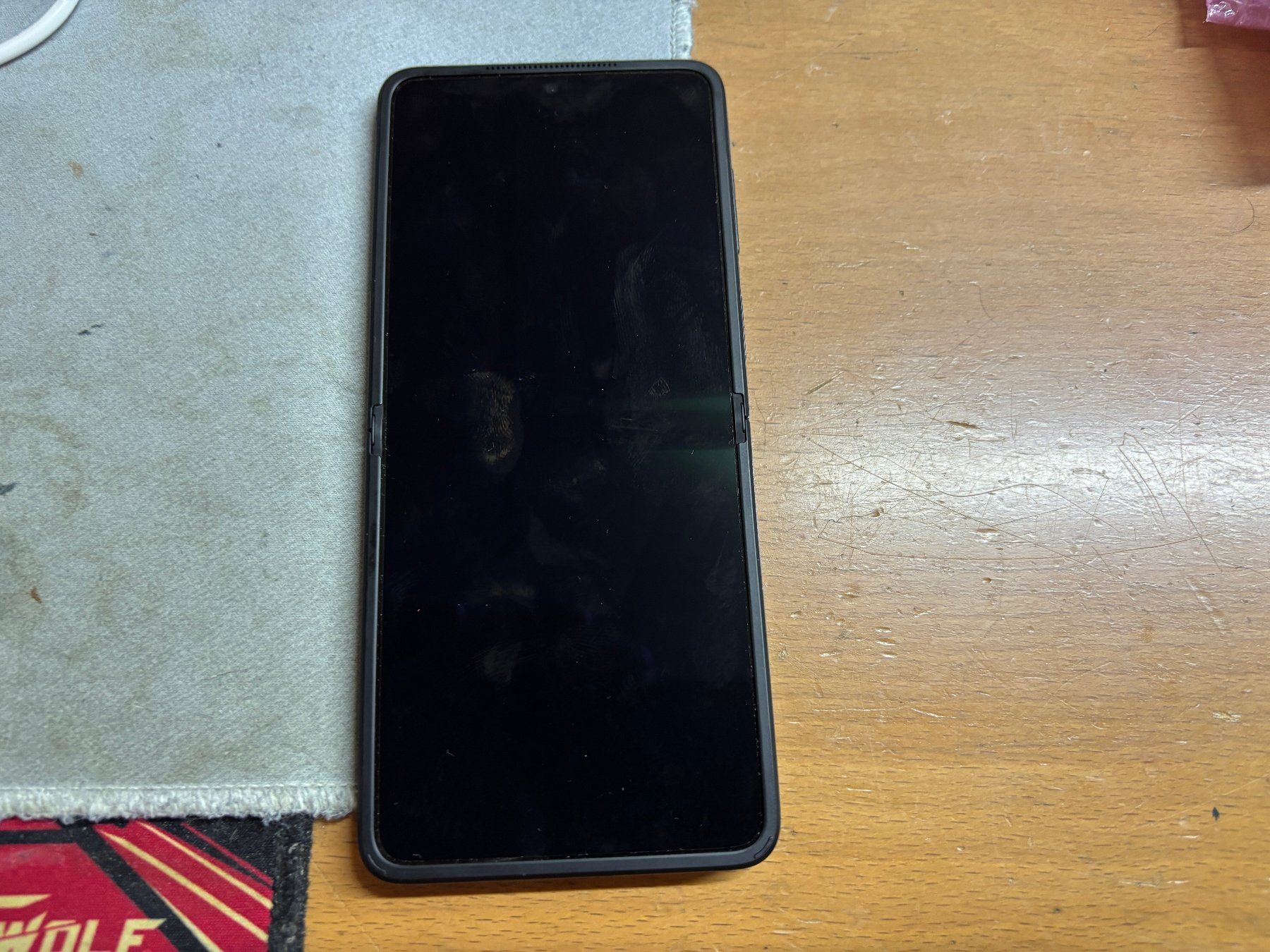 Oppo Telefoni cellulari / Smartphones: OPPO Find N2 Flip 256Gb #61 – Usato da Au SG venduto da bah_6f5w