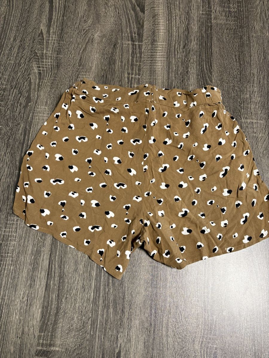 Pantaloni: Damen Short,Gr.L – Usato da Winterthur venduto da Nena222 1