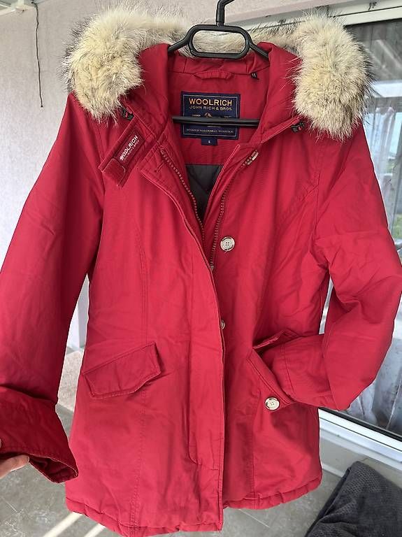 Giacche: Woolrich Jacke in rot Gr. S – Usato da Niederbuchsiten venduto da idontknow. 1