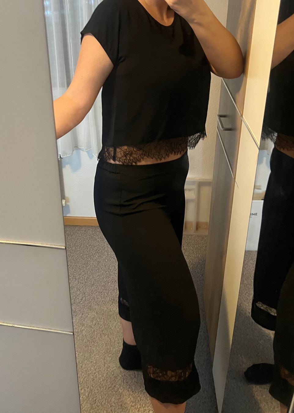 Lotti di vestiti: Schwarzes Strand Set mit Spitzendetails Gr. L& Top Hose – Usato da Wattwil venduto da skr_94 1