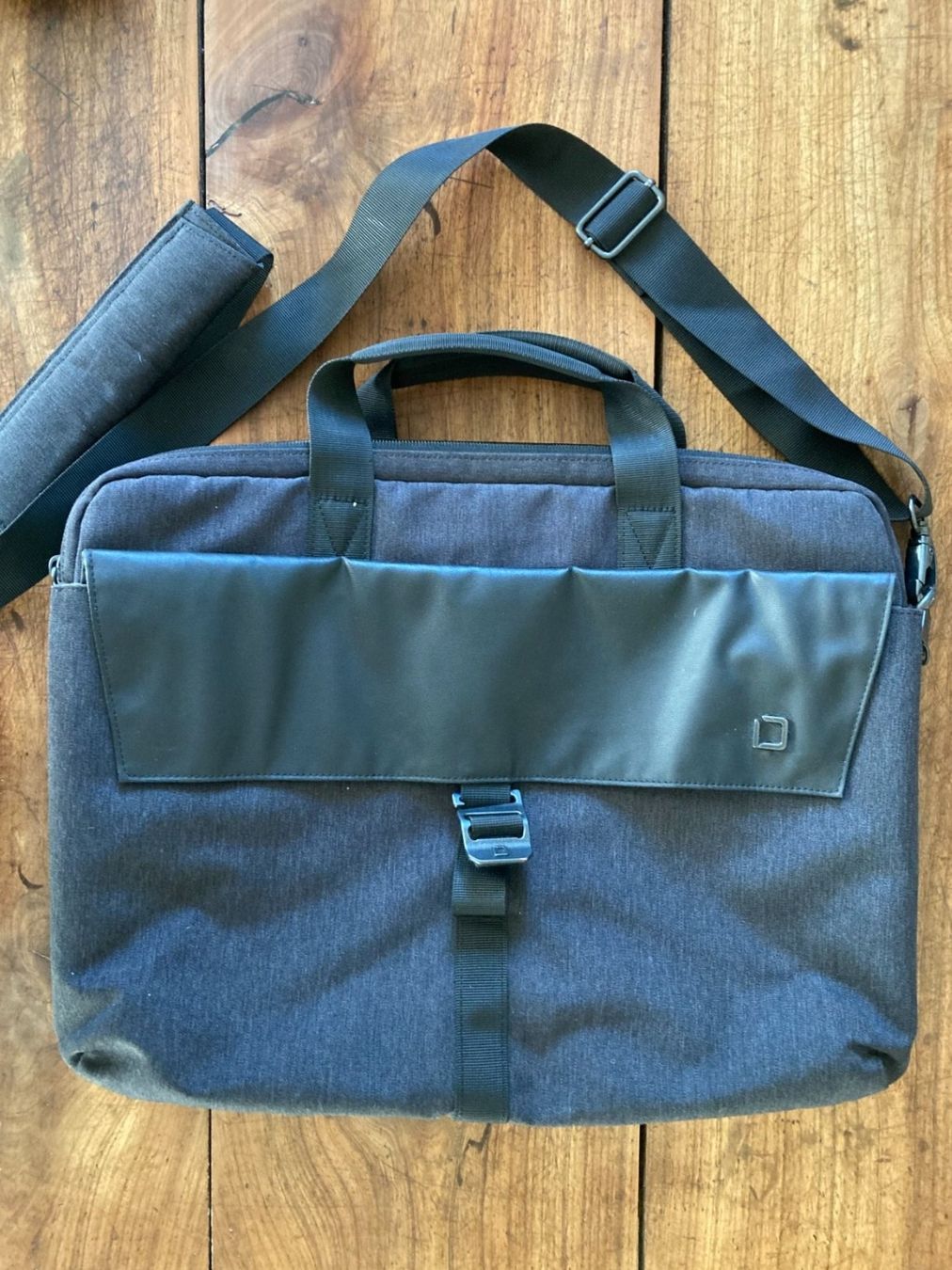 Borse: Dicota Laptoptasche Business Uni mit vielen Fächern – Usato da Subingen venduto da ArtBead 1